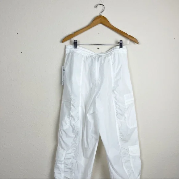 Athleta Parachute White Cargo Pants Size 8 - Picture 6 of 7